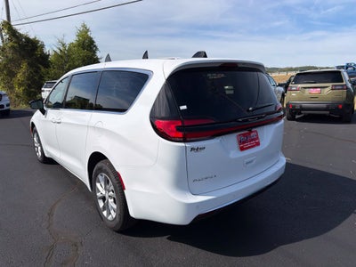 2027 Chrysler Pacifica PACIFICA SELECT AWD