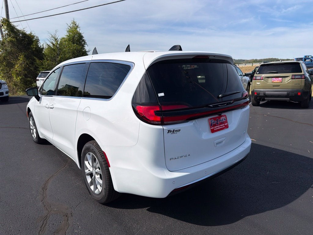 2027 Chrysler Pacifica PACIFICA SELECT AWD