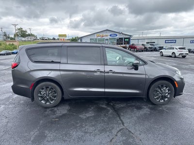 2021 Chrysler Pacifica Touring L AWD