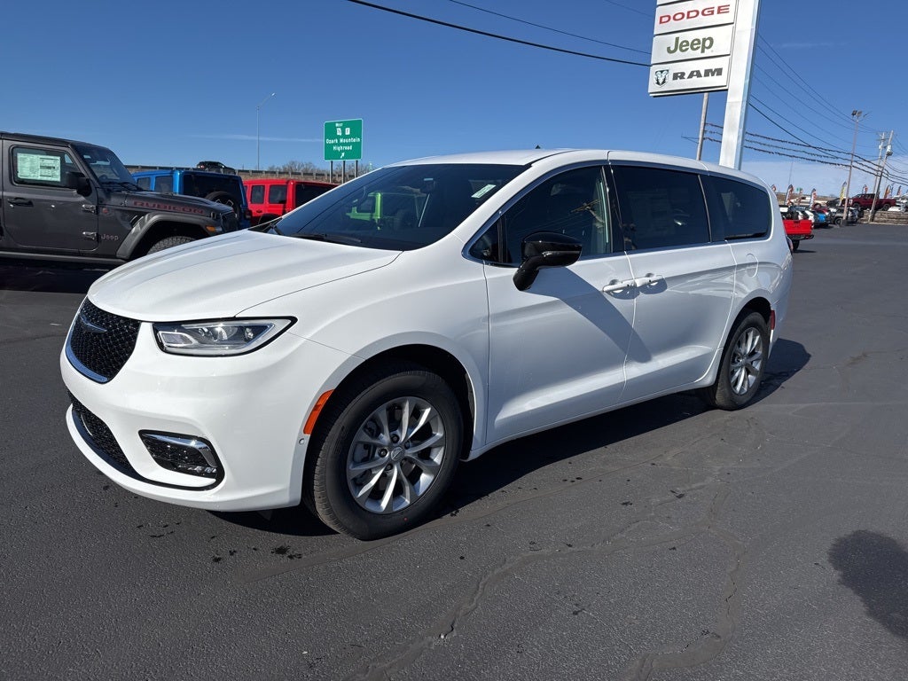 2026 Chrysler Pacifica PACIFICA SELECT AWD