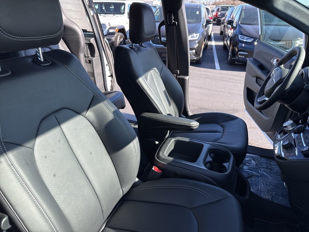 2026 Chrysler Pacifica PACIFICA SELECT AWD
