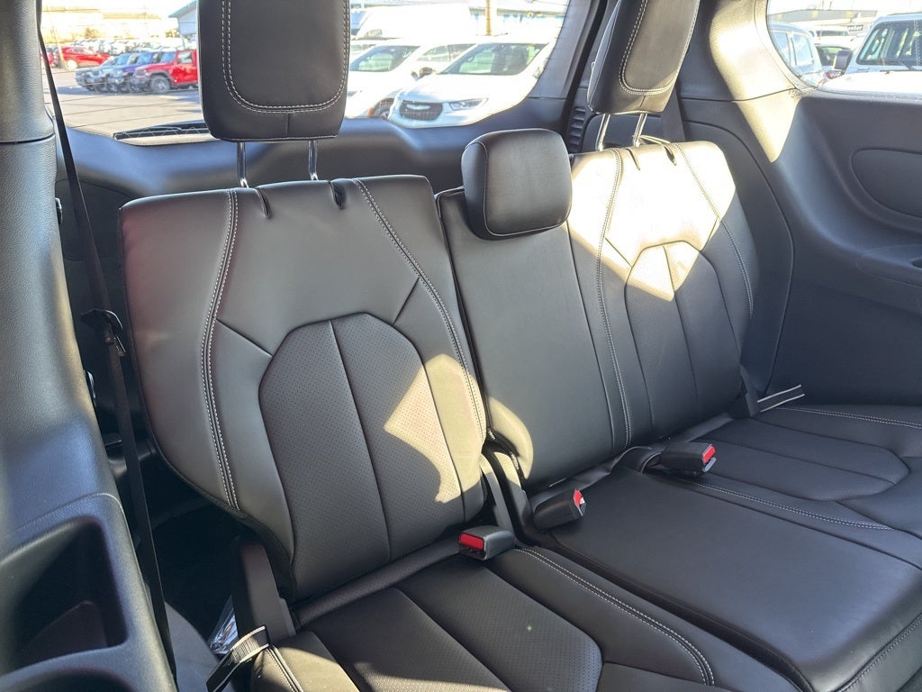 2026 Chrysler Pacifica PACIFICA SELECT AWD