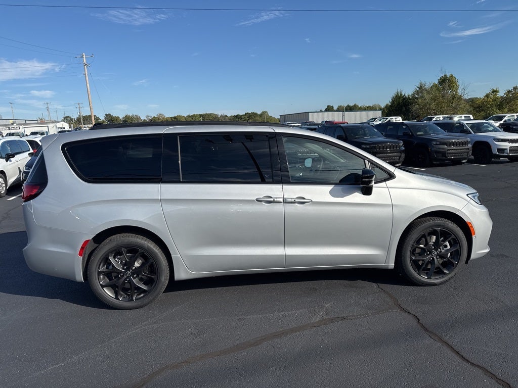 2026 Chrysler Pacifica PACIFICA LIMITED AWD