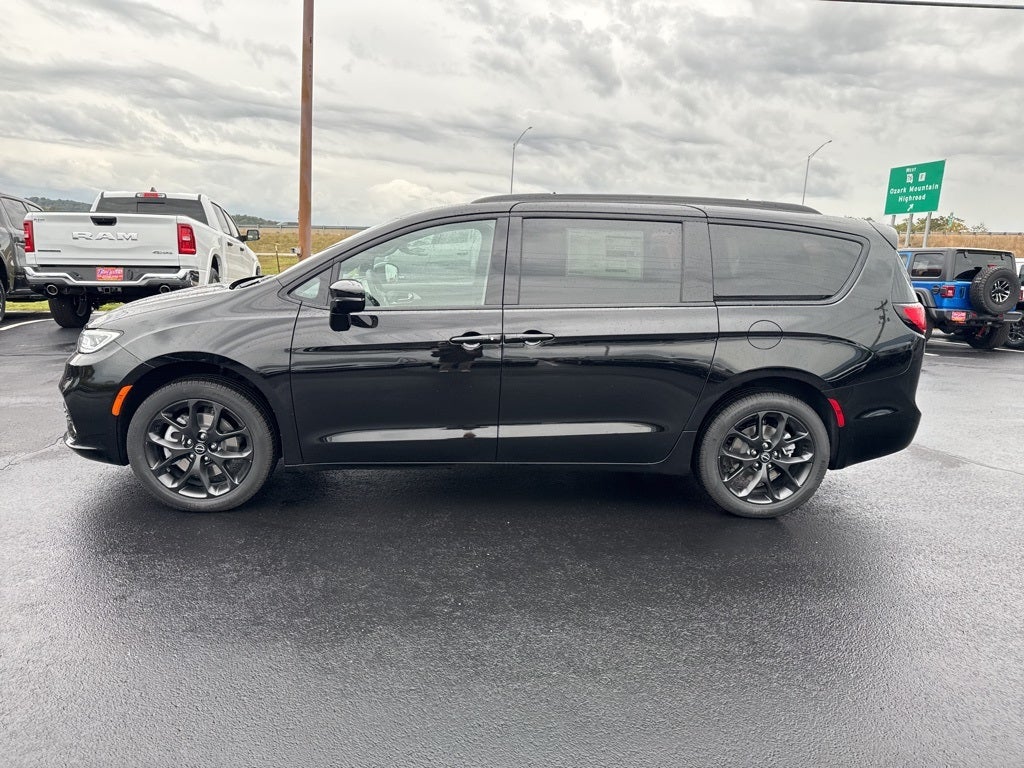 2026 Chrysler Pacifica PACIFICA LIMITED AWD