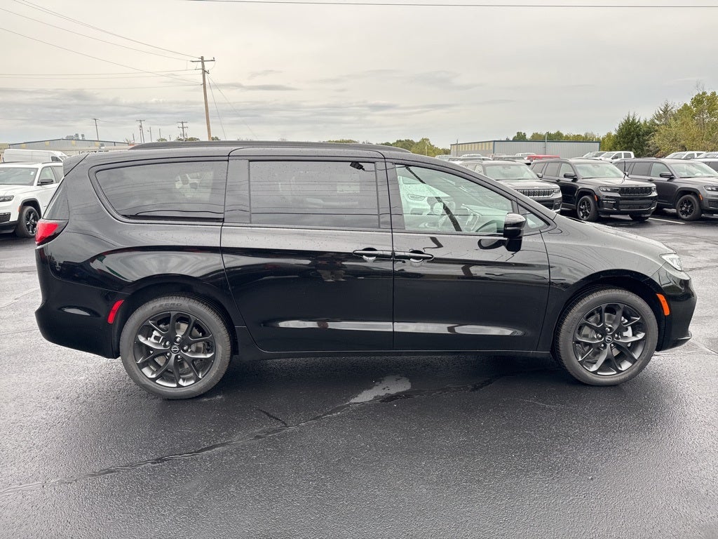 2026 Chrysler Pacifica PACIFICA LIMITED AWD