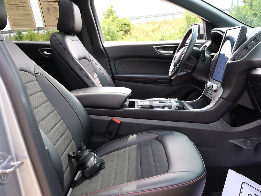 2022 Ford Edge ST Line