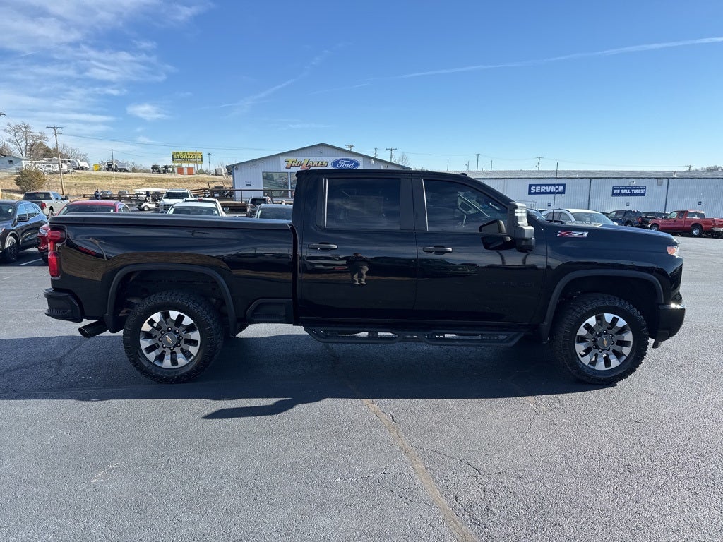 2024 Chevrolet Silverado 2500HD 4WD Crew Cab Standard Bed Custom