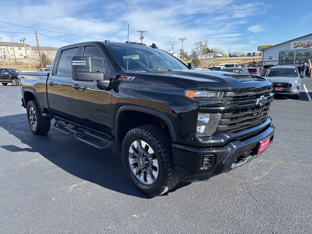 2024 Chevrolet Silverado 2500HD 4WD Crew Cab Standard Bed Custom