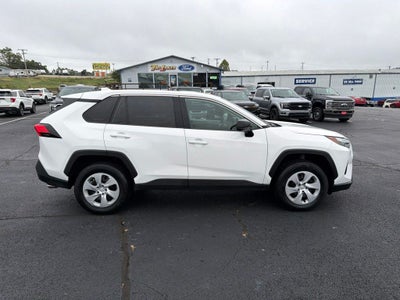 2025 Toyota RAV4 LE