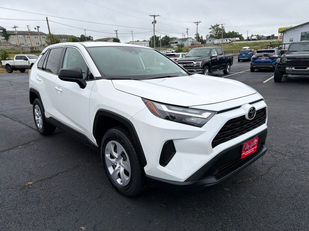 2025 Toyota RAV4 LE