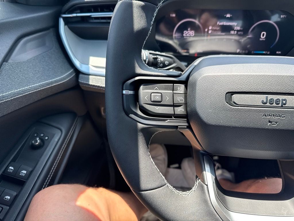 2026 Jeep Cherokee CHEROKEE LAREDO 4X4