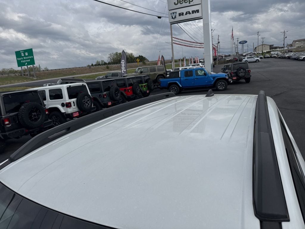 2026 Jeep Cherokee CHEROKEE LAREDO 4X4