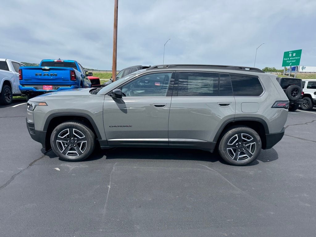 2026 Jeep Cherokee CHEROKEE LAREDO 4X4