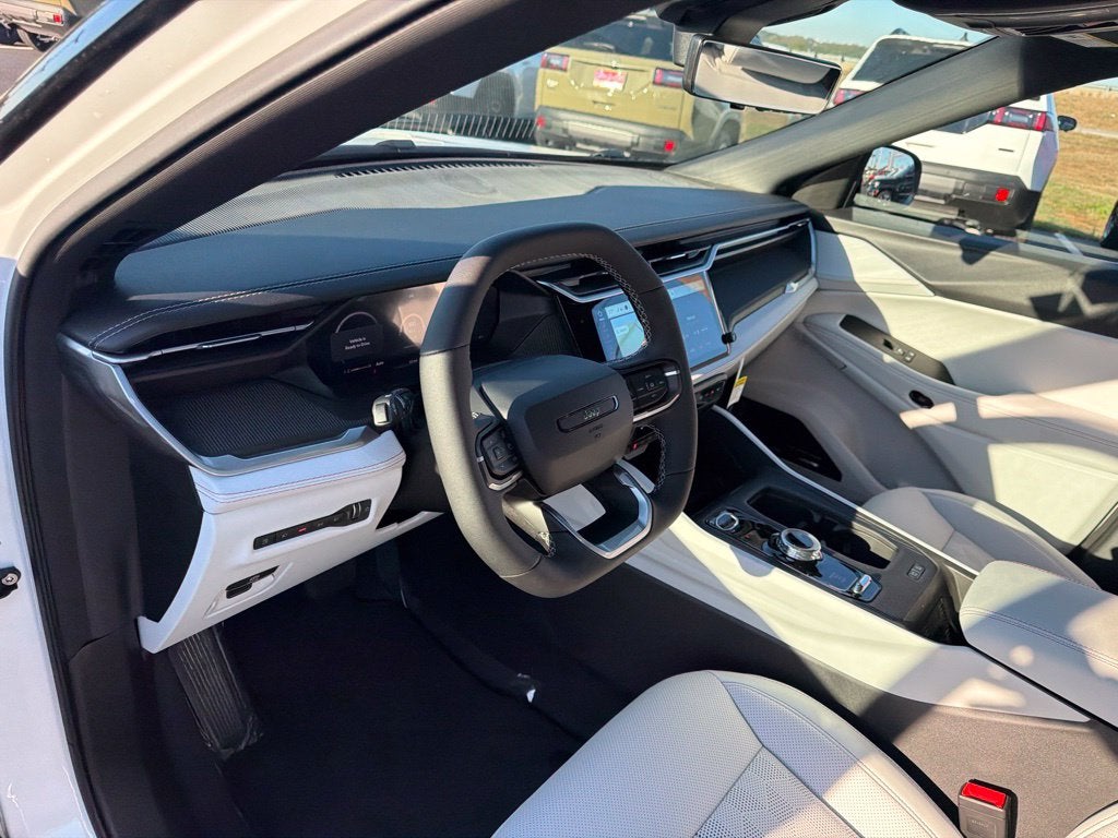 2027 Jeep Cherokee CHEROKEE OVERLAND 4X4
