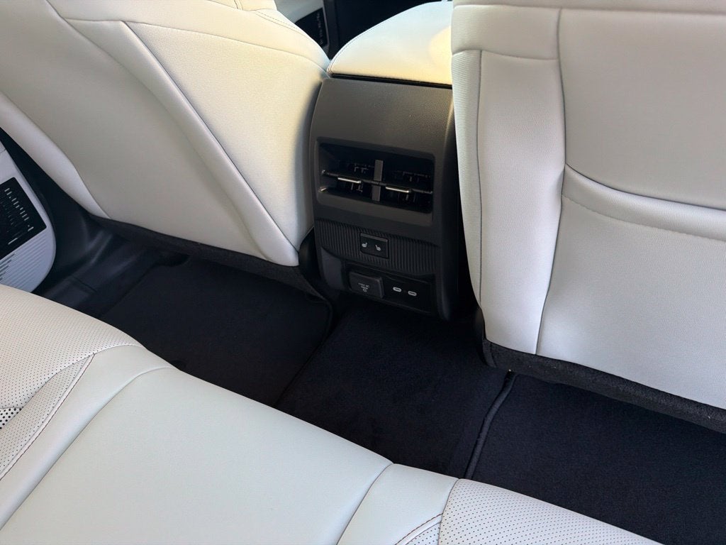 2027 Jeep Cherokee CHEROKEE OVERLAND 4X4