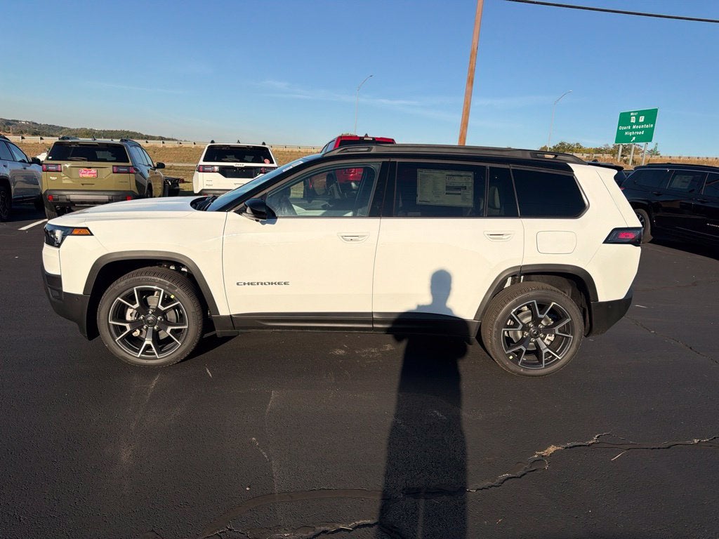 2027 Jeep Cherokee CHEROKEE OVERLAND 4X4