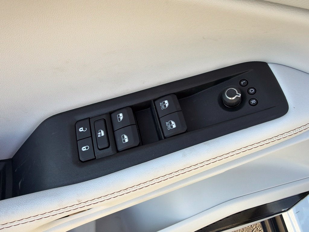 2027 Jeep Cherokee CHEROKEE OVERLAND 4X4