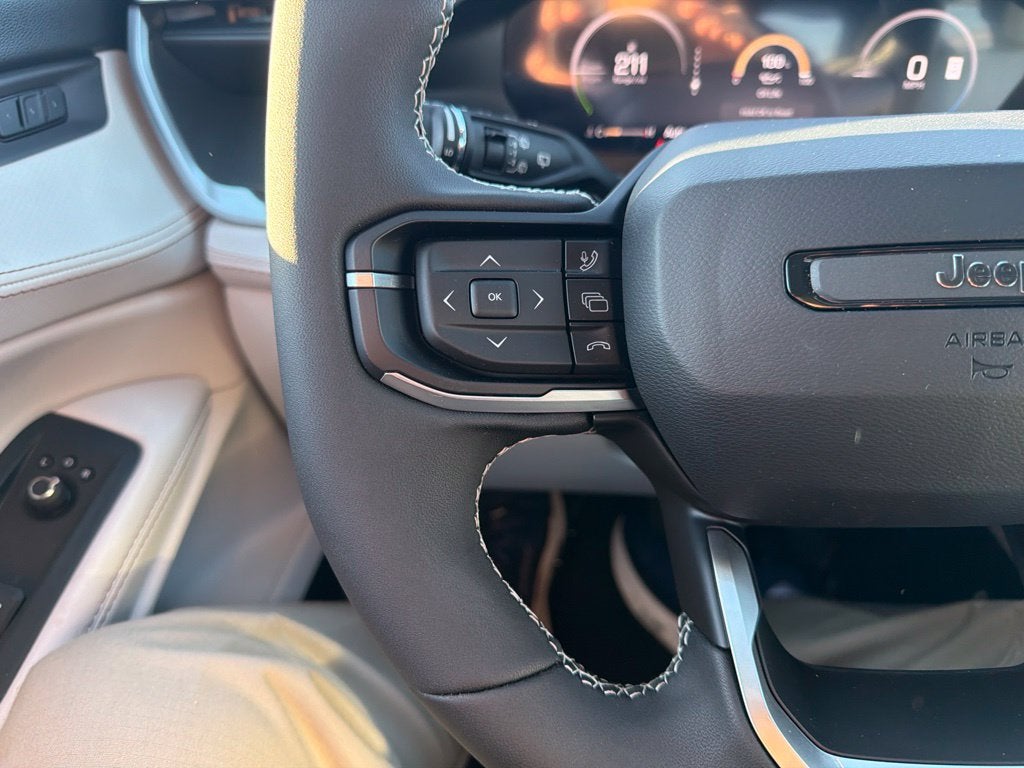 2027 Jeep Cherokee CHEROKEE OVERLAND 4X4