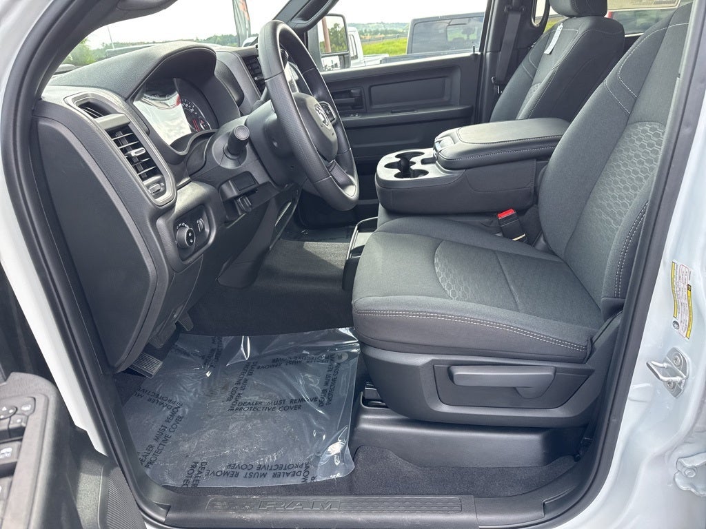 2025 RAM Ram 3500 RAM 3500 TRADESMAN CREW CAB 4X4 6'4' BOX