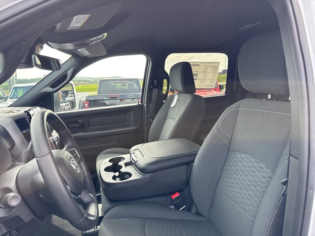 2025 RAM Ram 3500 RAM 3500 TRADESMAN CREW CAB 4X4 6'4' BOX