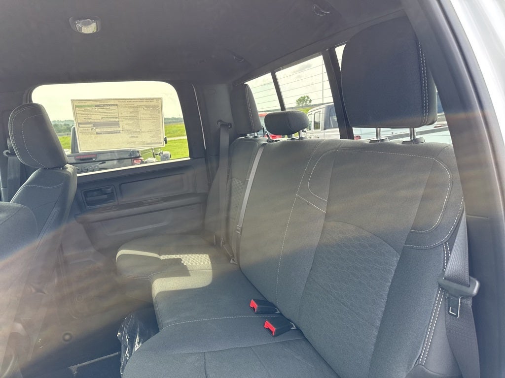 2025 RAM Ram 3500 RAM 3500 TRADESMAN CREW CAB 4X4 6'4' BOX