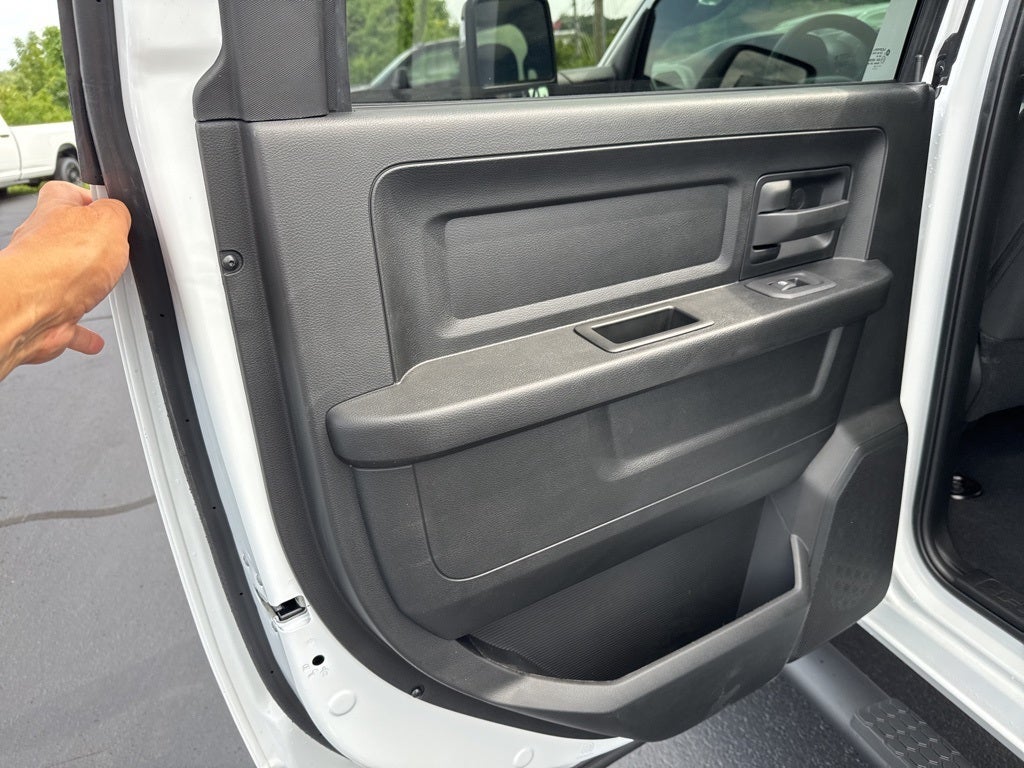 2025 RAM Ram 3500 RAM 3500 TRADESMAN CREW CAB 4X4 6'4' BOX