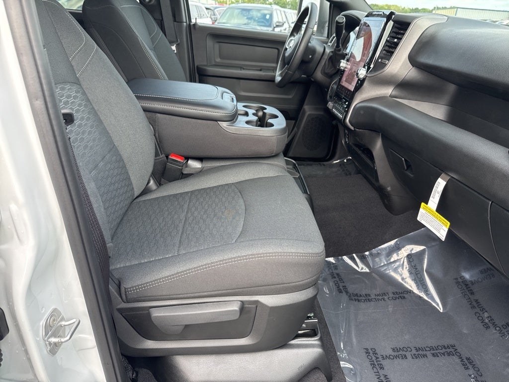 2025 RAM Ram 3500 RAM 3500 TRADESMAN CREW CAB 4X4 6'4' BOX