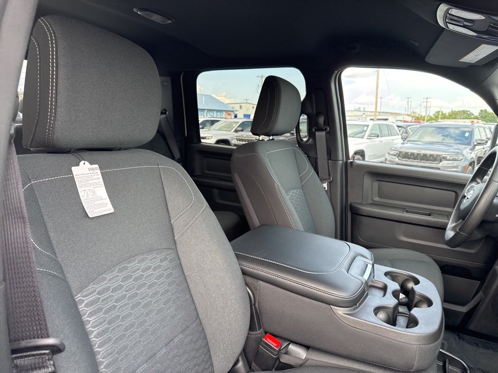 2025 RAM Ram 3500 RAM 3500 TRADESMAN CREW CAB 4X4 6'4' BOX