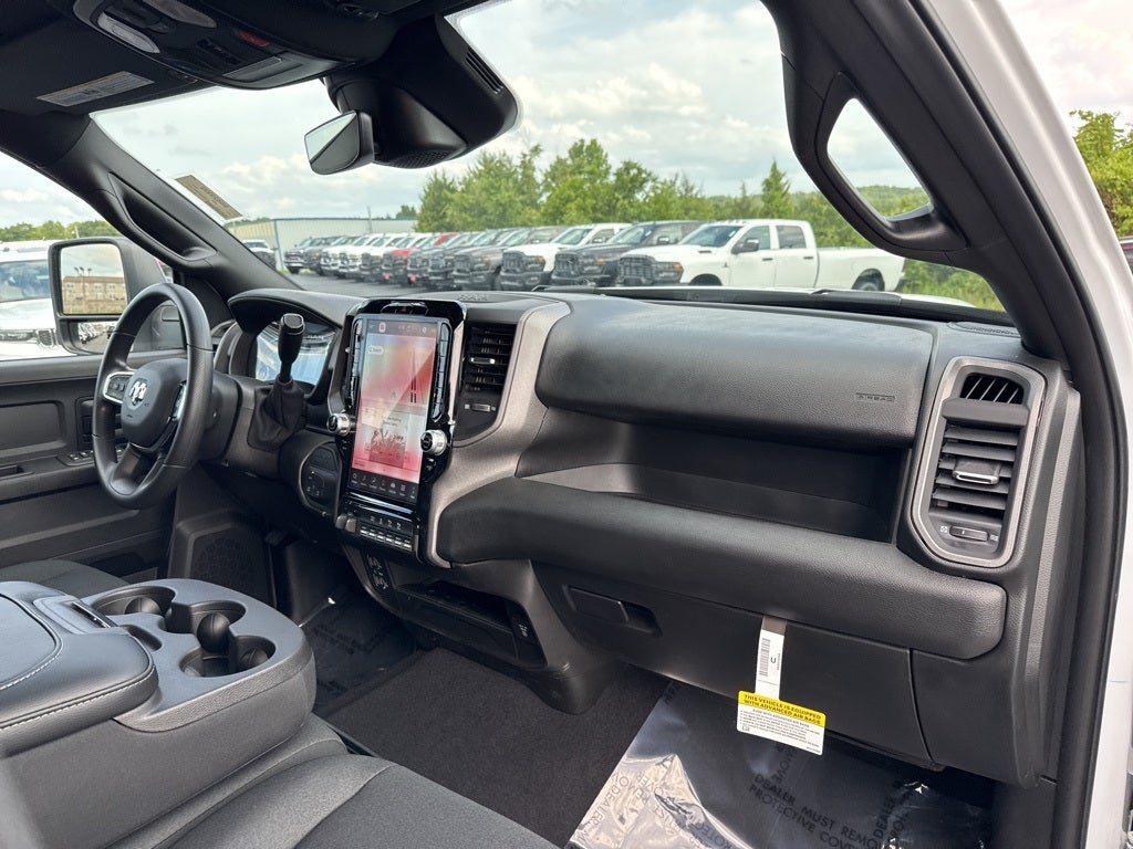 2025 RAM Ram 3500 RAM 3500 TRADESMAN CREW CAB 4X4 6'4' BOX