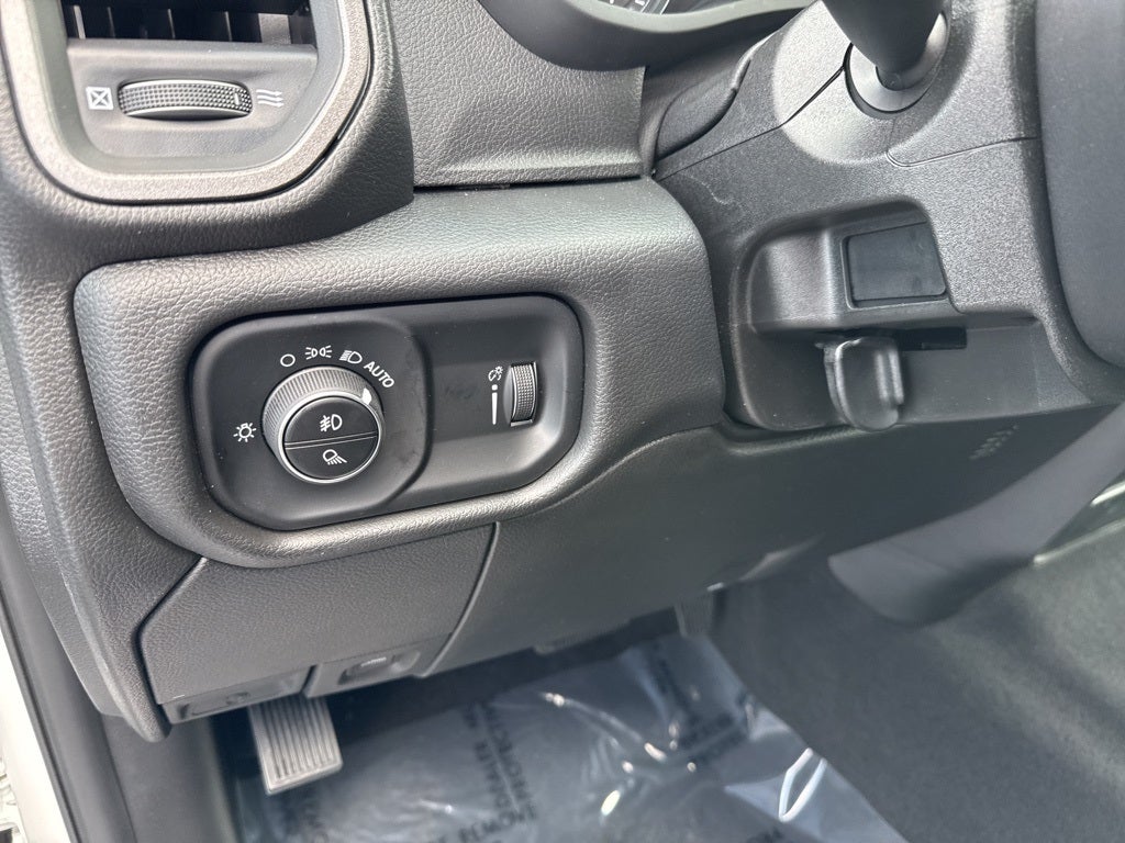 2025 RAM Ram 3500 RAM 3500 TRADESMAN CREW CAB 4X4 6'4' BOX