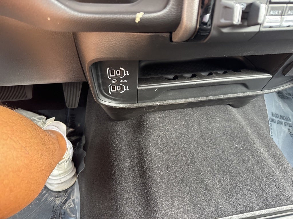 2025 RAM Ram 3500 RAM 3500 TRADESMAN CREW CAB 4X4 6'4' BOX