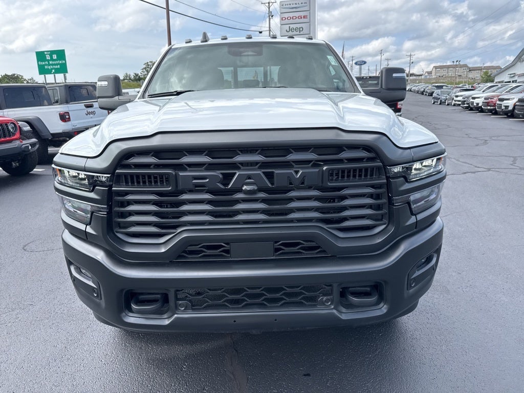 2025 RAM Ram 3500 RAM 3500 TRADESMAN CREW CAB 4X4 6'4' BOX