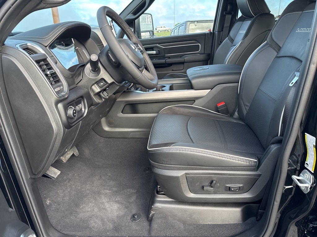 2025 RAM Ram 3500 RAM 3500 LARAMIE CREW CAB 4X4 6'4' BOX