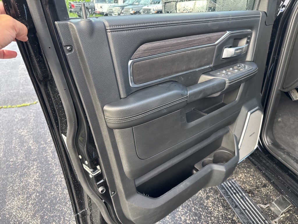 2025 RAM Ram 3500 RAM 3500 LARAMIE CREW CAB 4X4 6'4' BOX