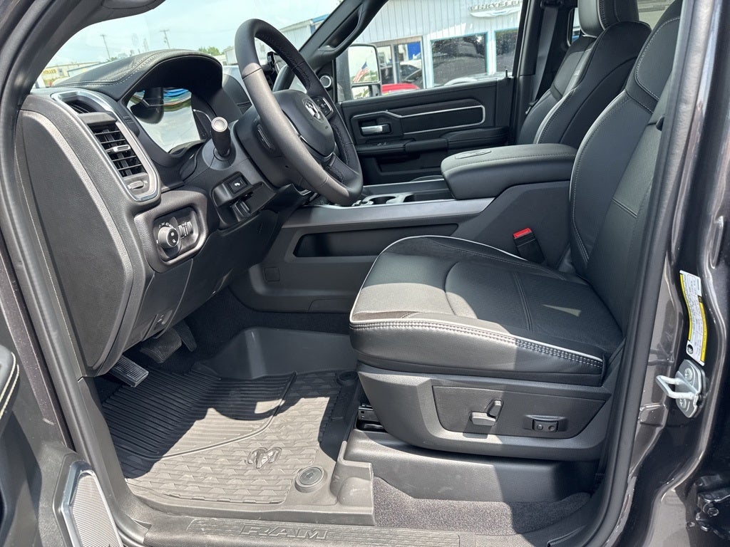 2025 RAM Ram 3500 RAM 3500 LARAMIE CREW CAB 4X4 6'4' BOX