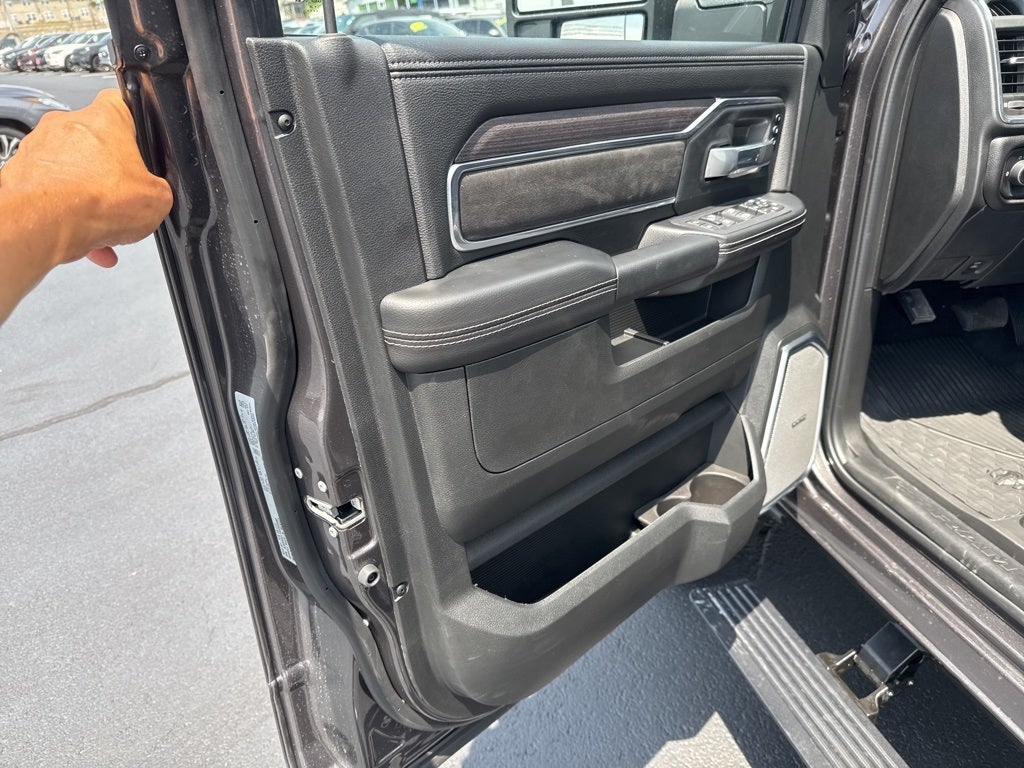 2025 RAM Ram 3500 RAM 3500 LARAMIE CREW CAB 4X4 6'4' BOX