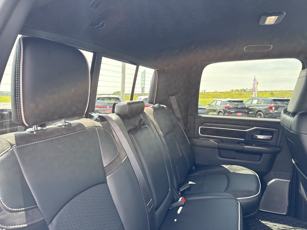 2025 RAM Ram 3500 RAM 3500 LARAMIE CREW CAB 4X4 6'4' BOX