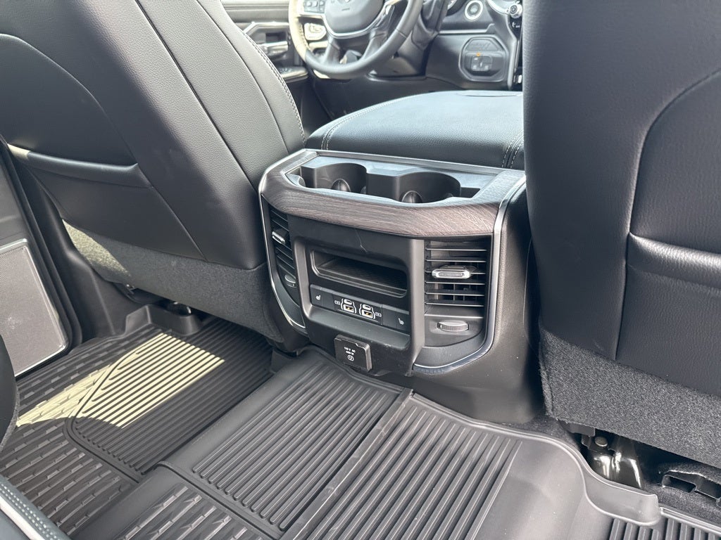 2025 RAM Ram 3500 RAM 3500 LARAMIE CREW CAB 4X4 6'4' BOX