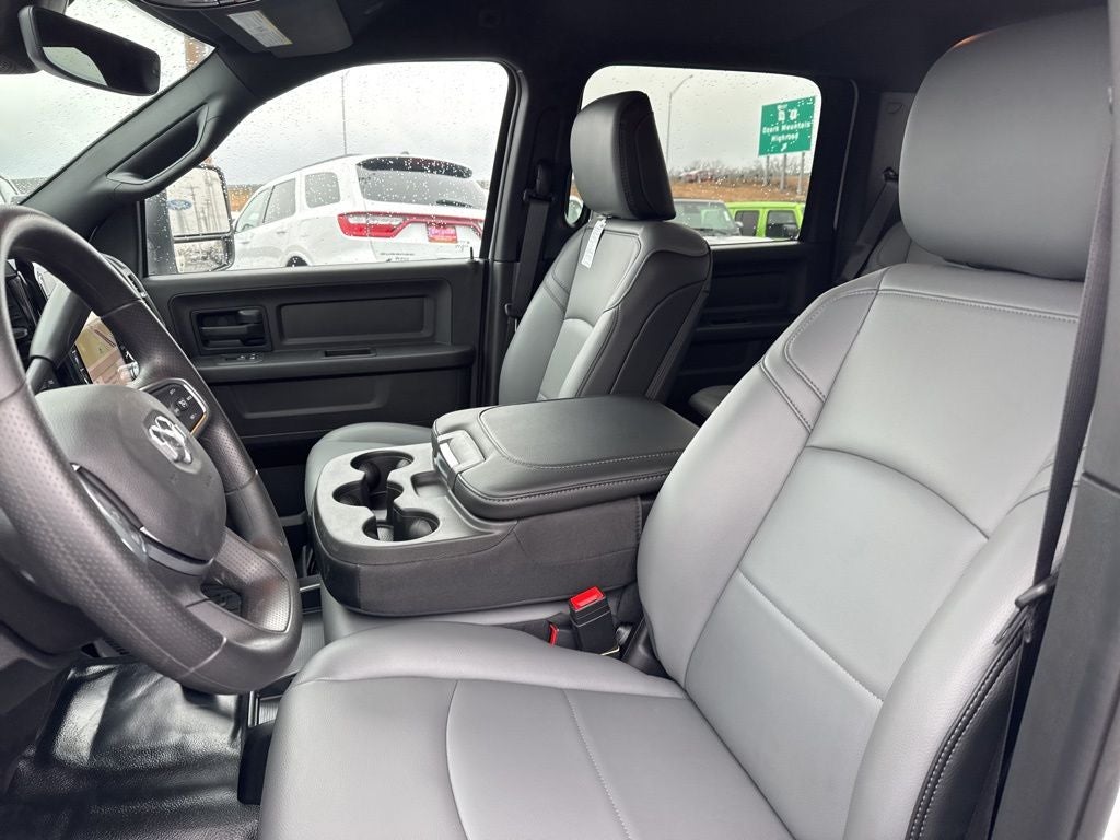 2026 RAM Ram 3500 RAM 3500 TRADESMAN CREW CAB 4X4 8' BOX