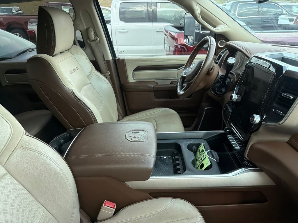 2022 RAM 3500 Laramie Crew Cab 4x4 8' Box