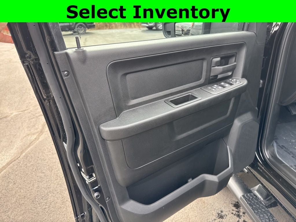 2026 RAM Ram 2500 RAM 2500 BLACK EXPRESS CREW CAB 4X4 6'4' BOX