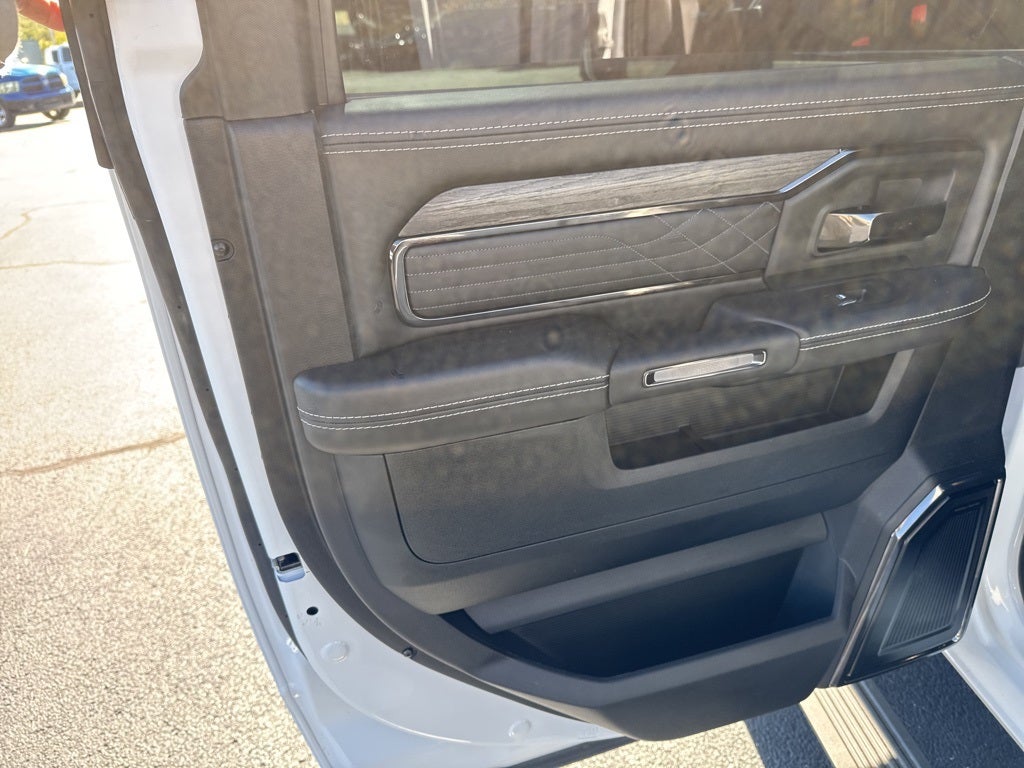 2025 RAM 2500 Limited Crew Cab 4x4 6'4' Box