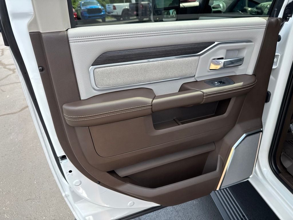 2026 RAM Ram 3500 RAM 3500 LARAMIE CREW CAB 4X4 8' BOX
