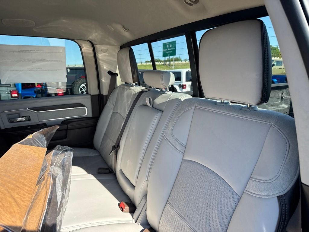2026 RAM Ram 3500 RAM 3500 LARAMIE CREW CAB 4X4 8' BOX