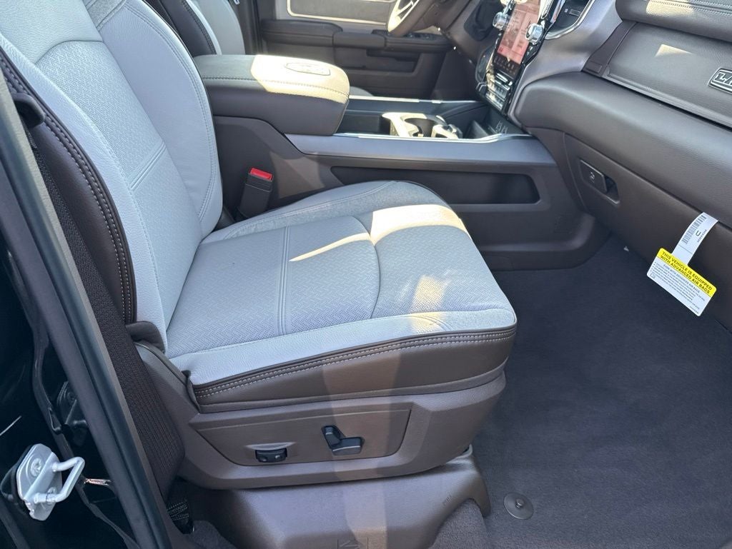 2026 RAM Ram 3500 RAM 3500 LARAMIE CREW CAB 4X4 8' BOX