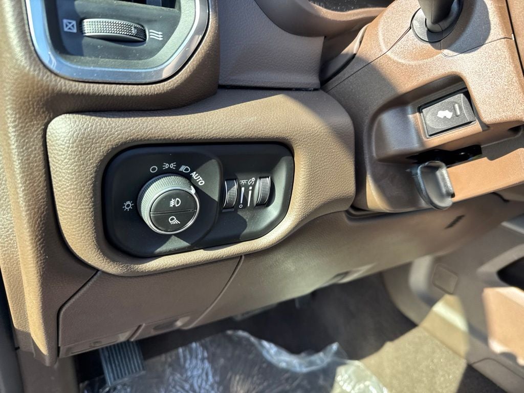 2026 RAM Ram 3500 RAM 3500 LARAMIE CREW CAB 4X4 8' BOX