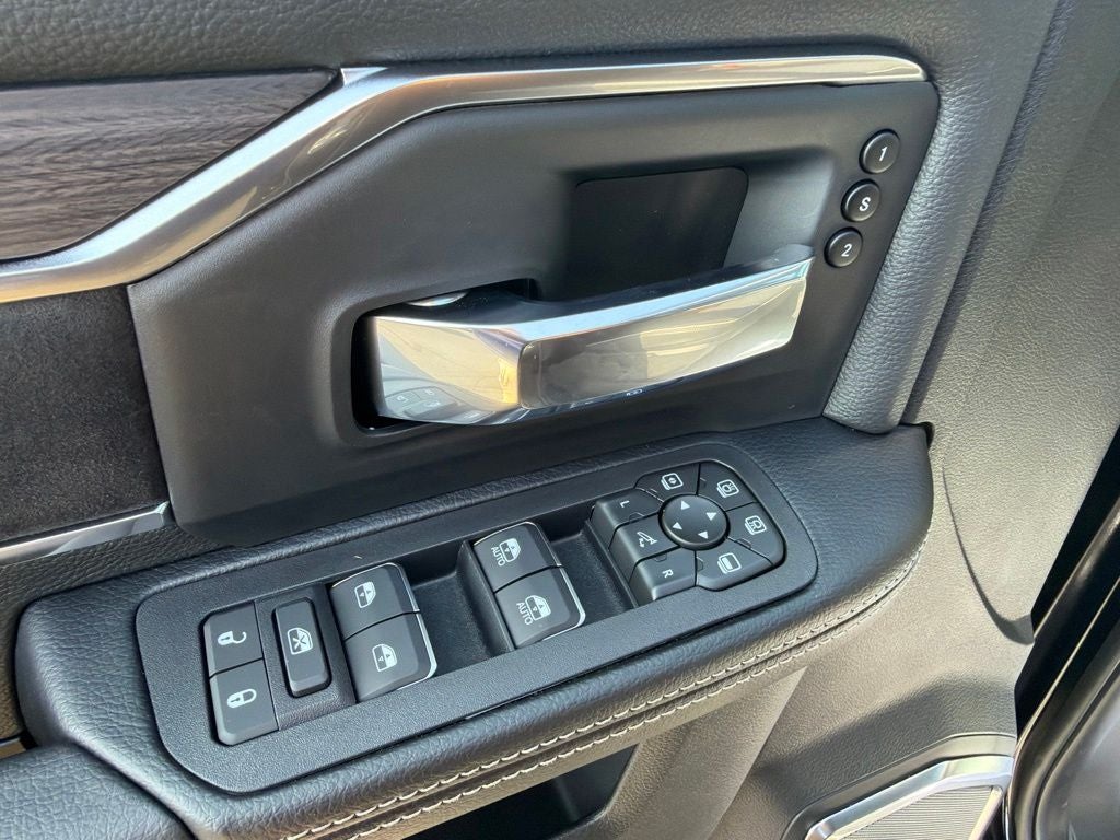 2026 RAM Ram 3500 RAM 3500 LARAMIE CREW CAB 4X4 8' BOX