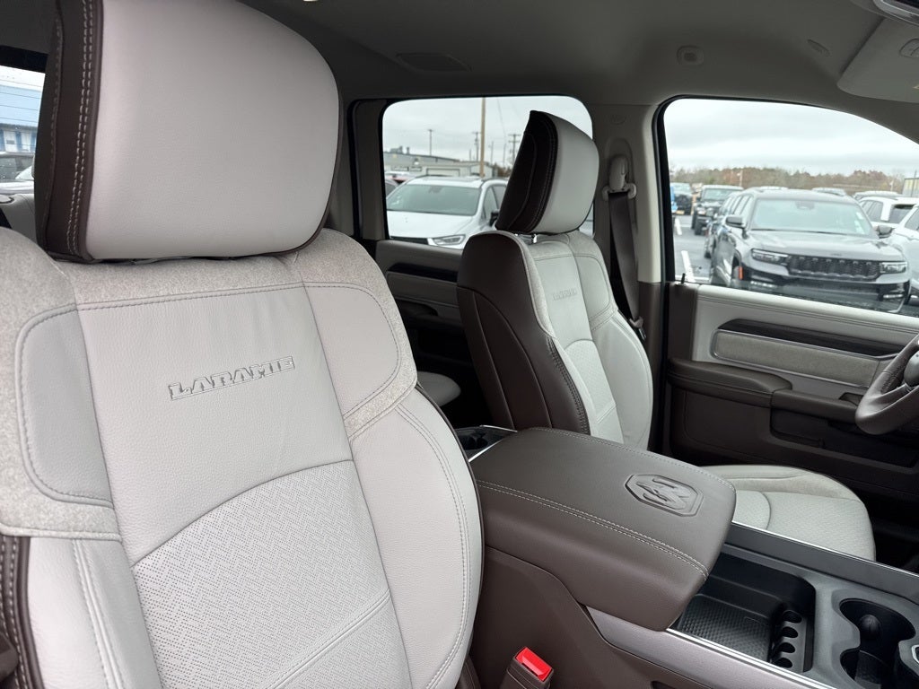 2026 RAM Ram 3500 RAM 3500 LARAMIE CREW CAB 4X4 8' BOX