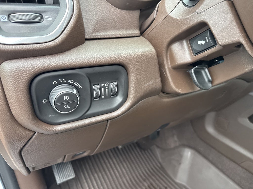 2026 RAM Ram 3500 RAM 3500 LARAMIE CREW CAB 4X4 8' BOX