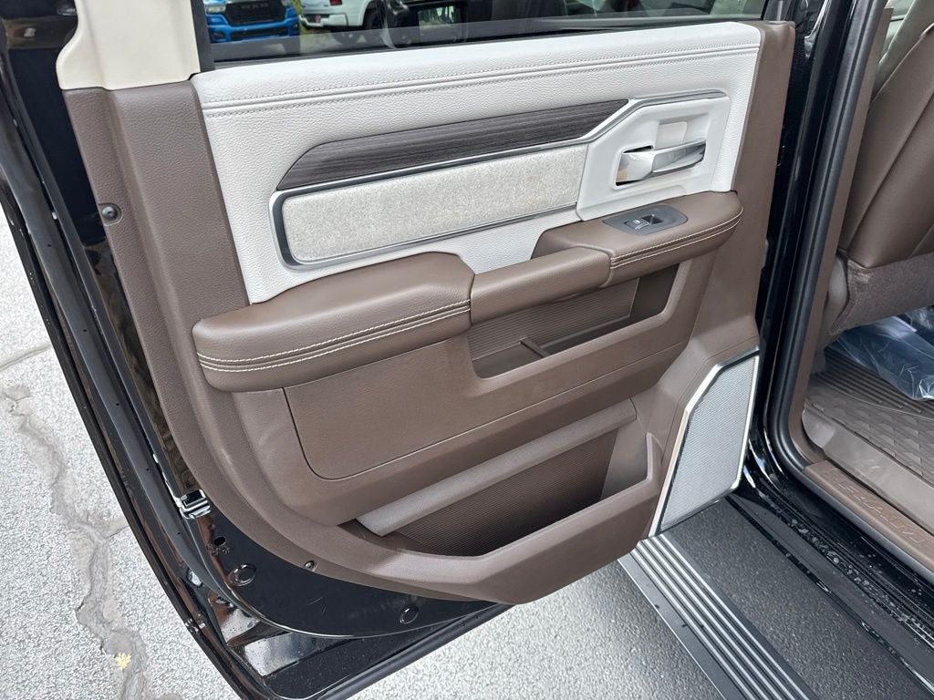 2026 RAM Ram 3500 RAM 3500 LARAMIE CREW CAB 4X4 8' BOX